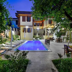Hadrian Gate Otel
